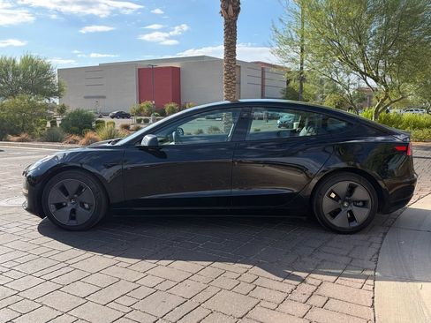Used 2022 Tesla Model 3 Standard Range RWD image 5