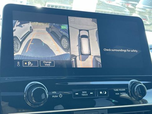 Used 2024 Nissan Armada SL w/ Midnight Edition Package image 17