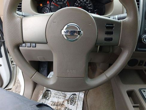 Used 2011 Nissan Frontier SV image 14