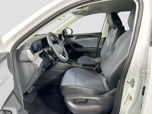 New 2025 Volkswagen Tiguan SE image 20