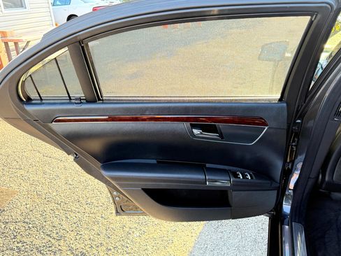 Used 2011 Mercedes-Benz S 550 4MATIC image 29