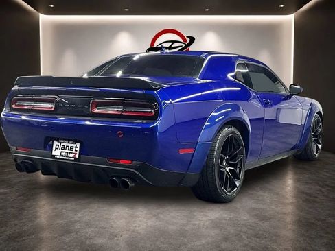 Used 2022 Dodge Challenger GT w/ Plus Package RWD image 7