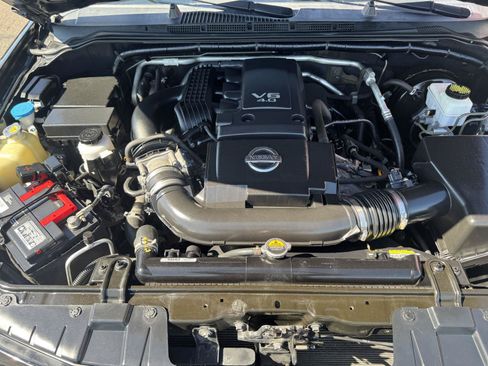 Used 2019 Nissan Frontier SV w/ Value Truck Package AWD/4WD image 11