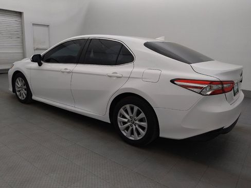 Used 2019 Toyota Camry LE FWD image 3