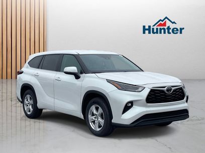 Used 2024 Toyota Highlander LE
