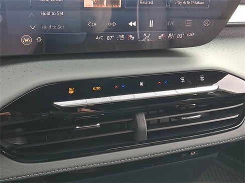 Used 2026 Buick Enclave Avenir w/ Super Cruise Package image 17