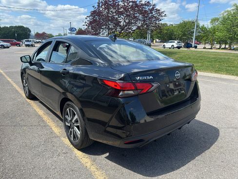 Used 2025 Nissan Versa SV image 6