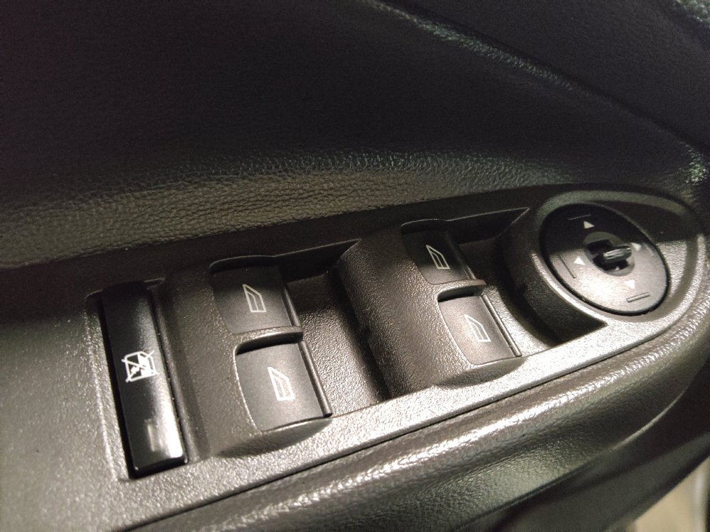 Used 2018 Ford Escape SE w/ Ford Safe & Smart Package AWD/4WD image 27