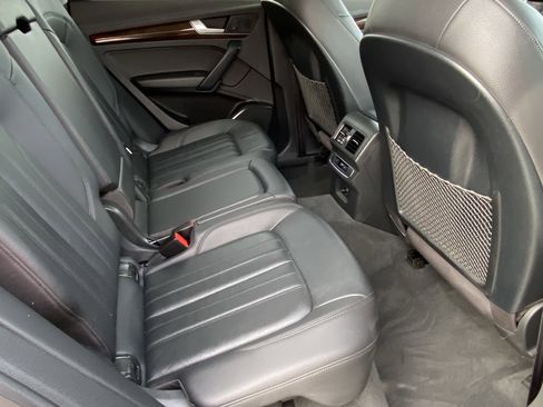 Used 2020 Audi Q5 e Premium w/ Convenience Package image 12