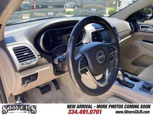 Used 2017 Jeep Grand Cherokee Overland w/ Jeep Active Safety Group AWD/4WD image 22