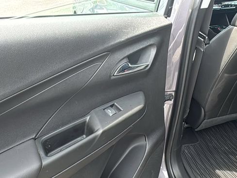 Used 2023 Chevrolet Bolt LT w/ Infotainment Package FWD image 27