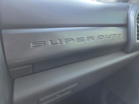 Used 2019 Ford F250 XLT w/ FX4 Off-Road Package image 15