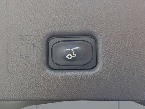 Used 2022 Lincoln Nautilus FWD w/ Premium Package image 13