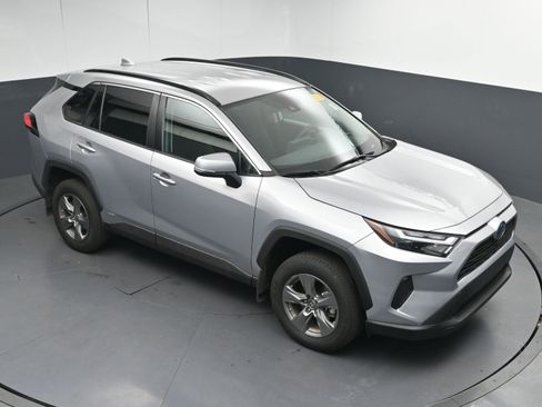 Used 2024 Toyota RAV4 LE image 32