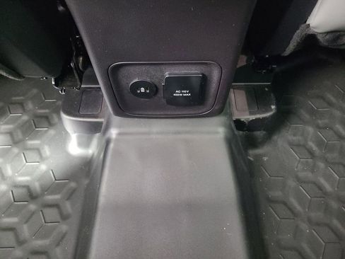 Used 2025 Ford Bronco Sport Badlands image 17