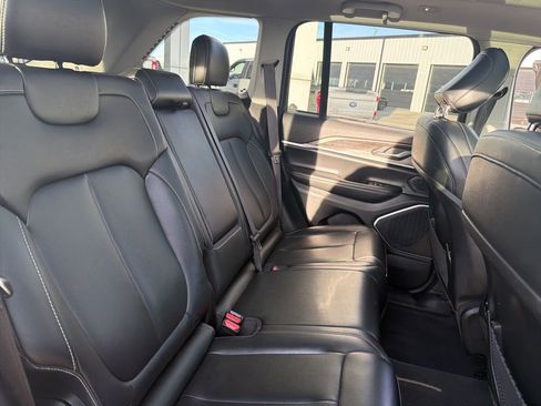 Used 2023 Jeep Grand Cherokee 4WD 4xe image 13