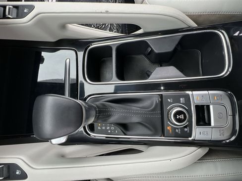 Used 2022 Kia Telluride SX w/ SX Prestige Package image 22