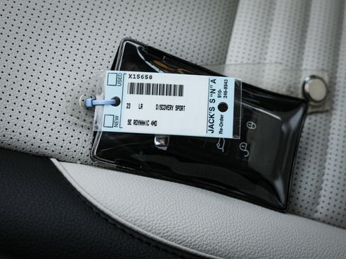 Used 2023 Land Rover Discovery Sport SE R-Dynamic image 38