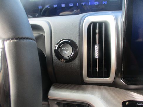 New 2027 Ford Expedition Active AWD/4WD image 6