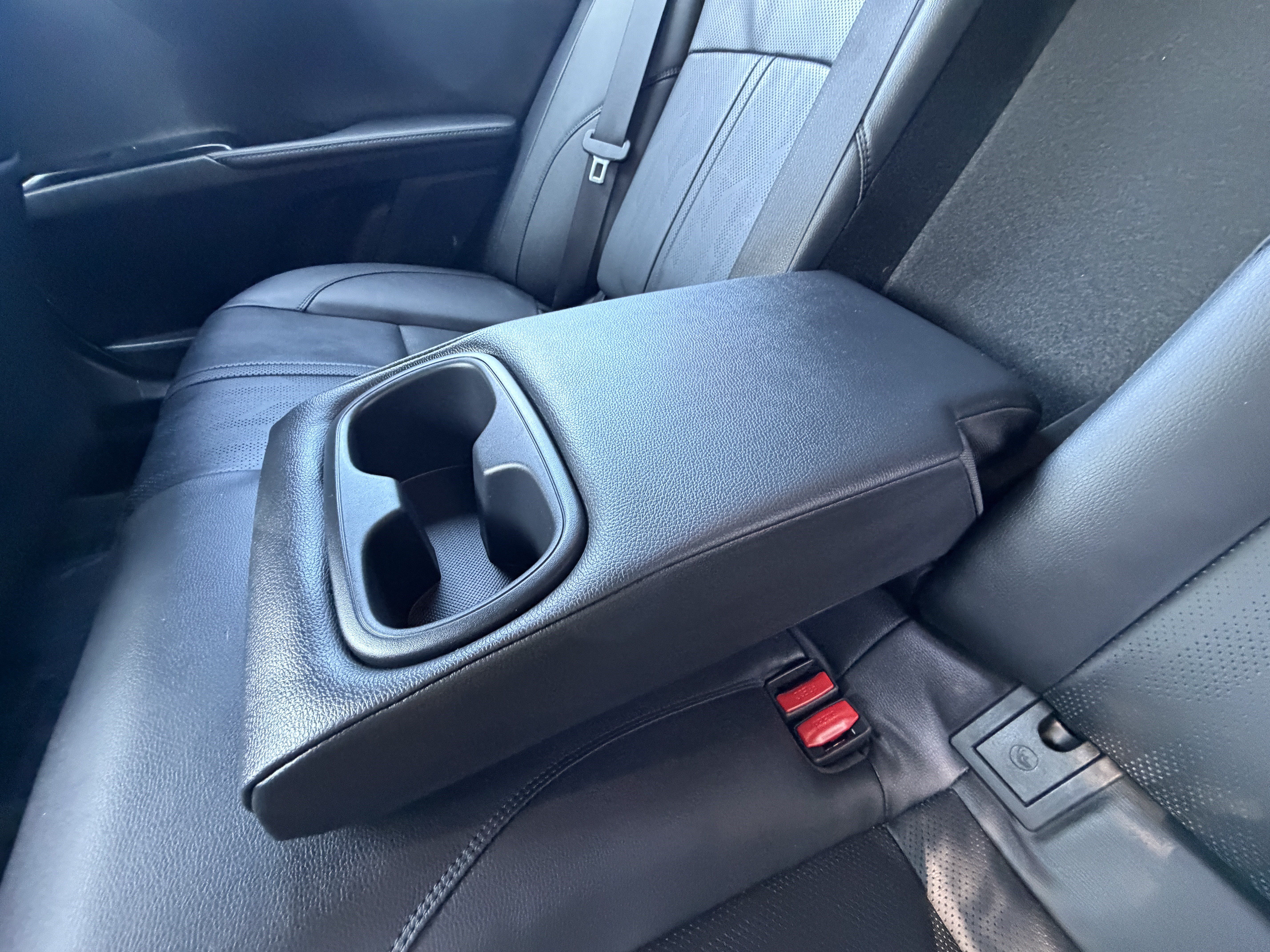 Used 2025 Toyota Camry XSE FWD image 17
