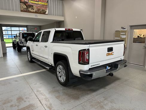 Used 2018 GMC Sierra 1500 SLT AWD/4WD image 4