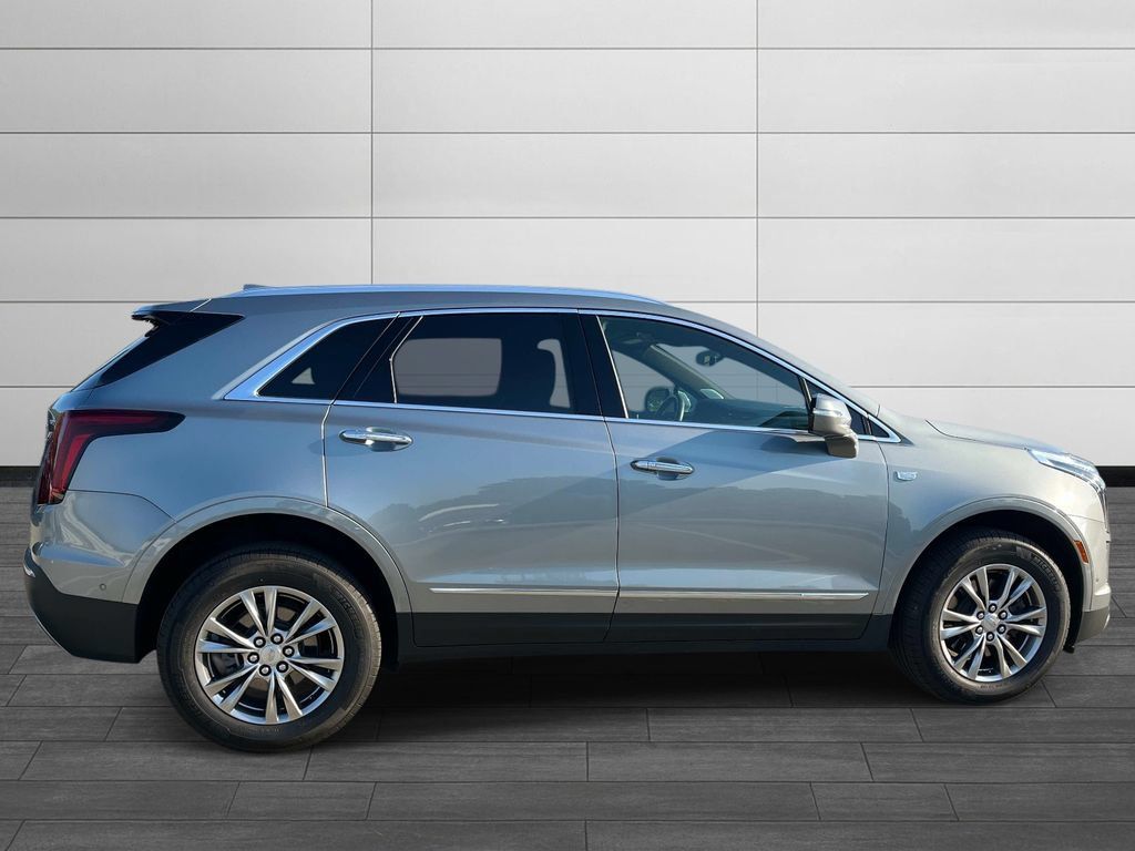Certified 2023 Cadillac XT5 Premium Luxury w/ Technology Package FWD image 6