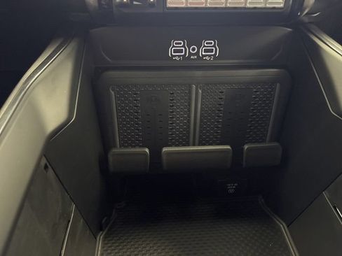 New 2026 RAM 3500 Laramie AWD/4WD image 40