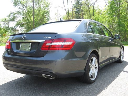 Used 2013 Mercedes-Benz E 350 4MATIC Sedan image 5