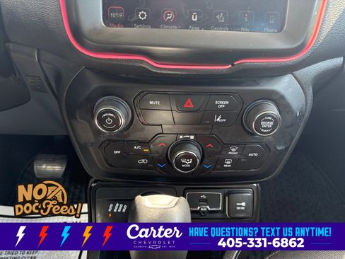 Used 2023 Jeep Renegade Latitude w/ Premium Group AWD/4WD image 24