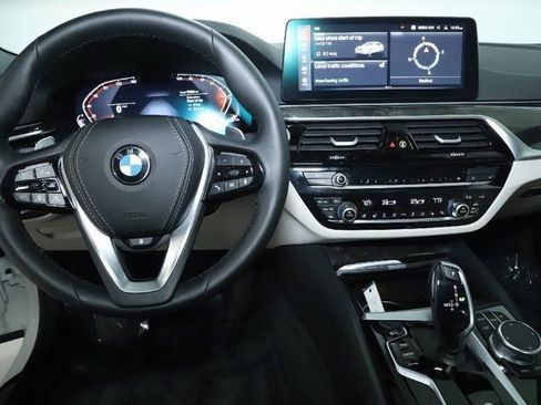 Certified 2023 BMW 540i xDrive w/ Premium Package image 29