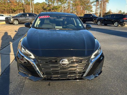 Used 2023 Nissan Altima 2.5 SV image 7