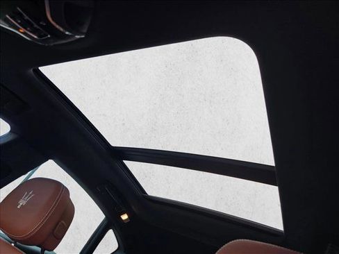 Used 2023 Maserati Levante GT image 16