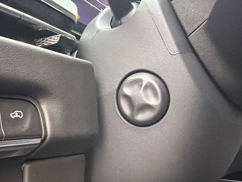 Used 2025 Cadillac Escalade Sport Platinum w/ LPO, ONYX Package image 26