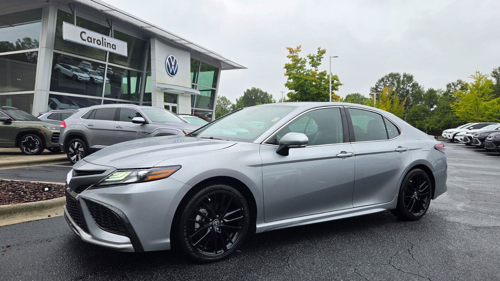 Used 2024 Toyota Camry XSE FWD image 2