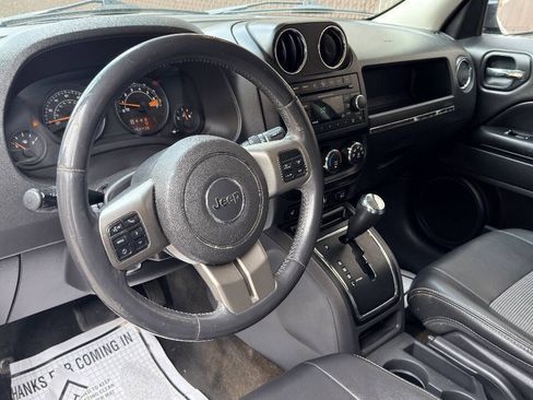 Used 2014 Jeep Patriot Latitude w/ All Weather Capability Group AWD/4WD image 11