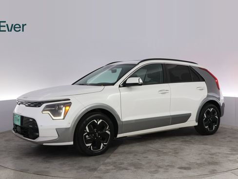 Used 2023 Kia Niro Wave FWD image 18