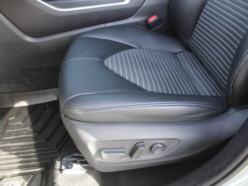 Used 2021 Toyota Highlander XSE image 40