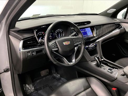 Used 2025 Cadillac XT6 Premium Luxury FWD image 15