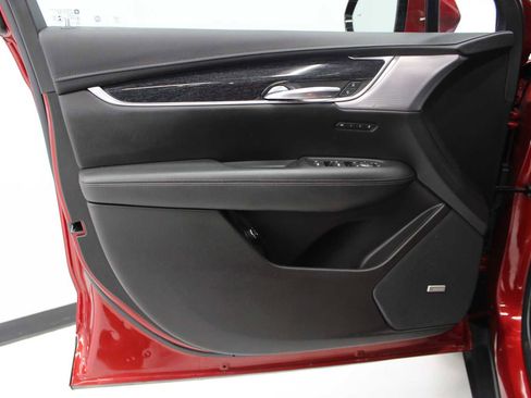 Certified 2022 Cadillac XT5 Premium Luxury image 12