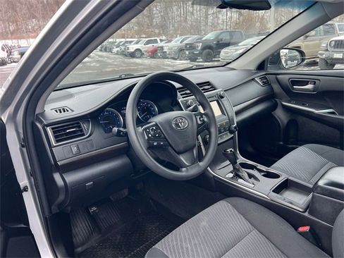 Used 2017 Toyota Camry LE image 10