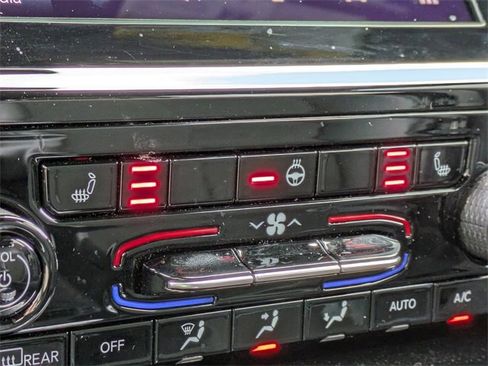 Used 2023 Jeep Grand Cherokee Altitude image 23