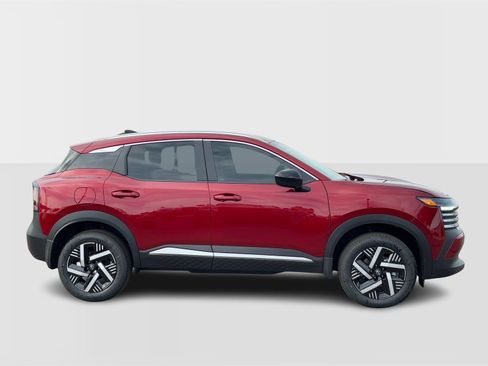 New 2026 Nissan Kicks SV image 8