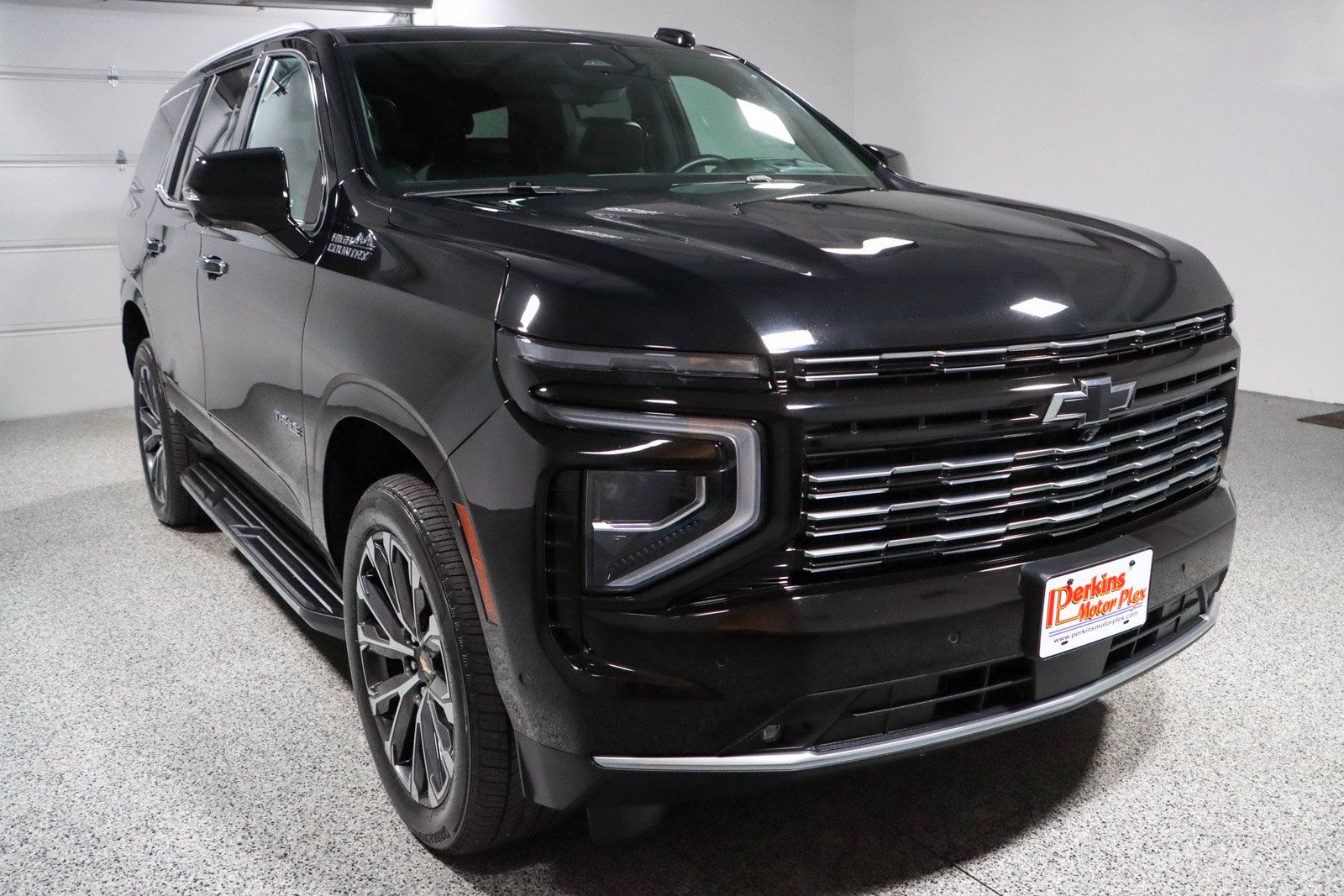 Used 2025 Chevrolet Tahoe High Country w/ Sun And Tow Package AWD/4WD image 5