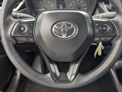 Used 2024 Toyota Corolla LE FWD image 5
