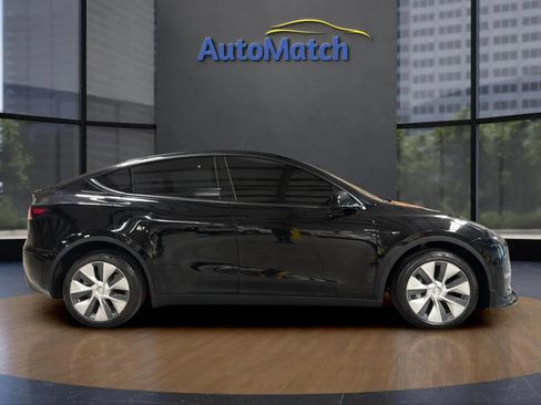Used 2024 Tesla Model Y Long Range AWD/4WD image 12