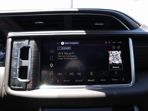 Used 2024 GMC Yukon Denali w/ Advanced Technology Package AWD/4WD image 28