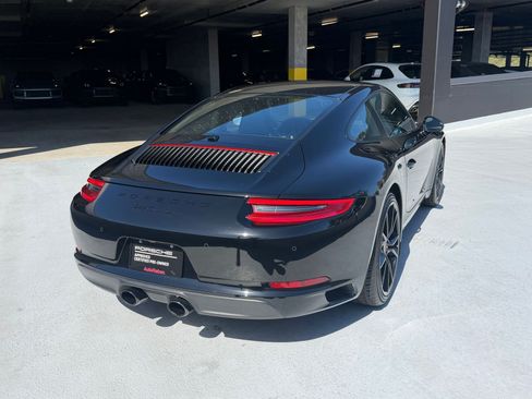 Certified 2018 Porsche 911 Carrera RWD image 9