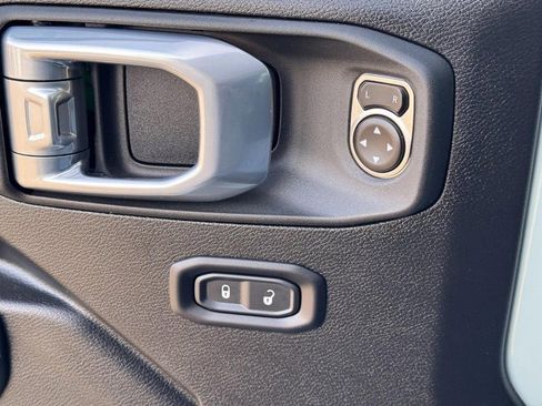 Used 2024 Jeep Wrangler Sport S image 21