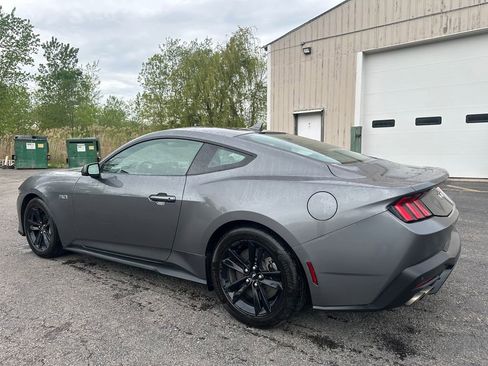 Used 2025 Ford Mustang GT RWD image 15