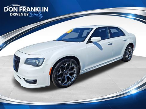 Used 2018 Chrysler 300 S w/ 300S Premium Group RWD image 1
